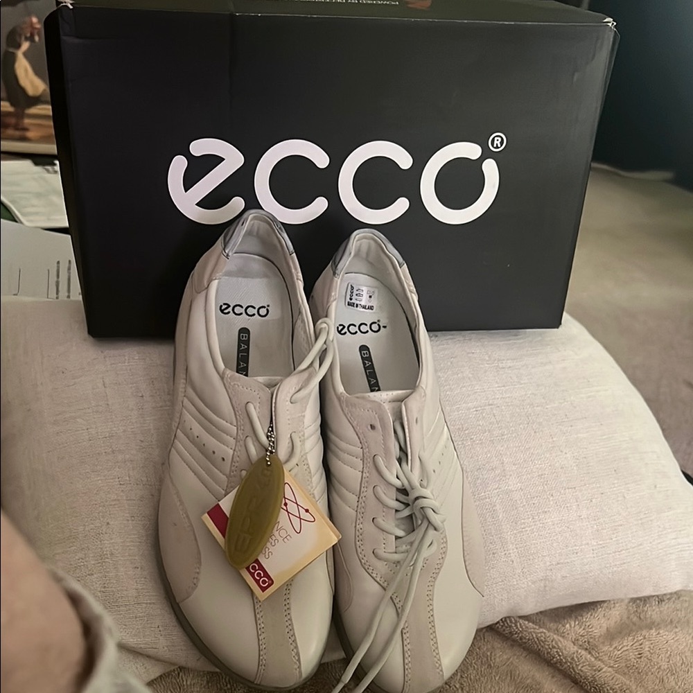 Ecco Off-White Leather Casual Shoes